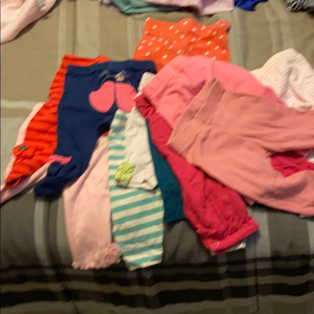 11 pairs of infant leggings